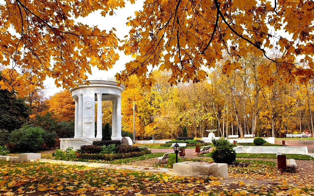 Романтика Нескучного сада формировалась не один век