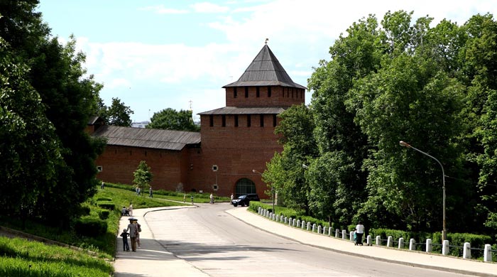 Ивановский съезд ведет к Ивановской башне Ивановский съезд ведет к Ивановской башне