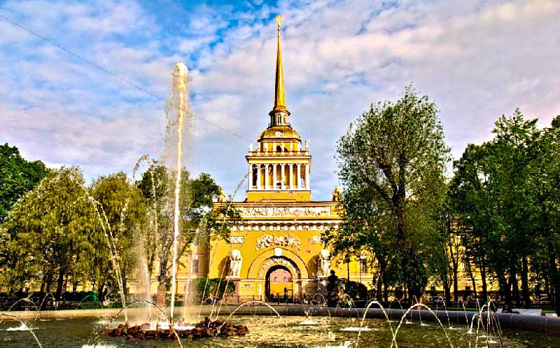 Башня Адмиралтейства в Петербурге - фотографии
