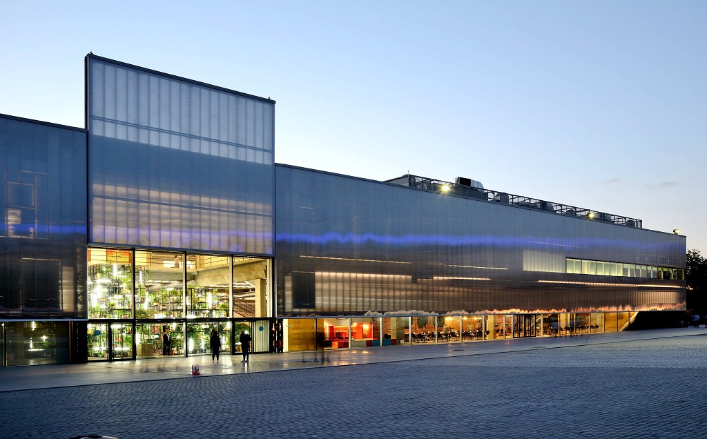 В КЦ "Гараж" можно познакомиться с современным искусством