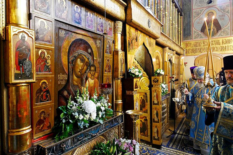 Главной святыней храма является образ Казанской Богоматери