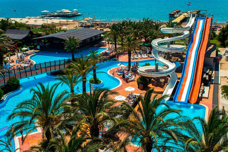 Огромные горки Liberty Hotels Lara