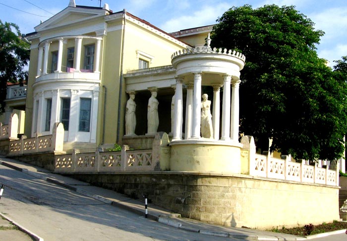 Памятник архитектуры просп.Айвазовского - Дача "Милос"