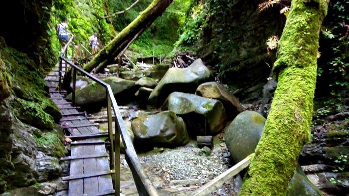 Путешествие в фантастический мир каньонов 