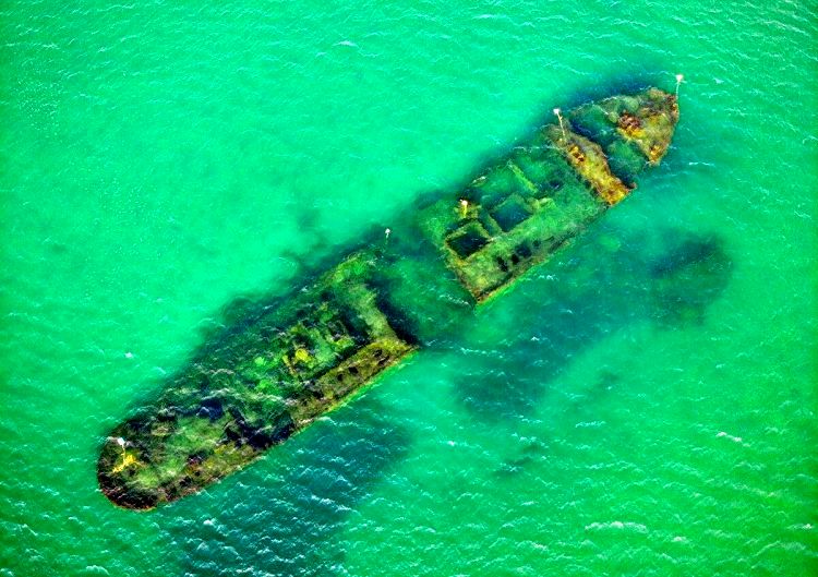 Затонувший "Одесский горсовет" видно даже без погружения