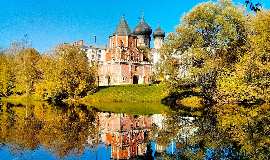 Считается, что именно в Измайловской усадьбе родится будущий император Петр Первый