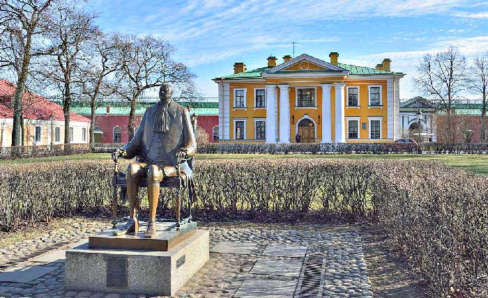 Памятник петру 1 в санкт петербурге в петропавловской крепости фото