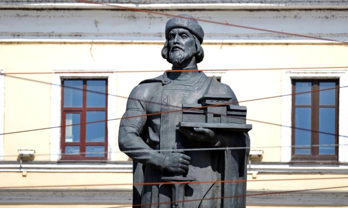 Фрагмент Памятника Ярославу Мудрому