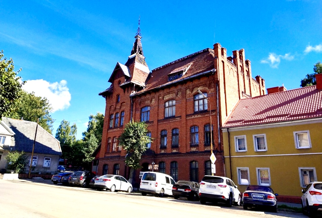 Здание Психиатрической больницы построено в псевдоготическом стиле