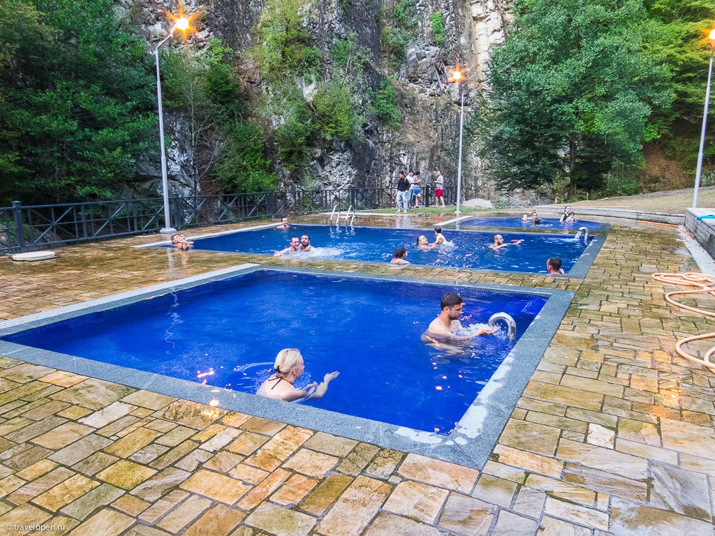 Горячие термальные источники Боржоми Горячие термальные источники Боржоми