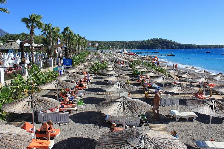 Детям осенью в Турции более чем комфортно