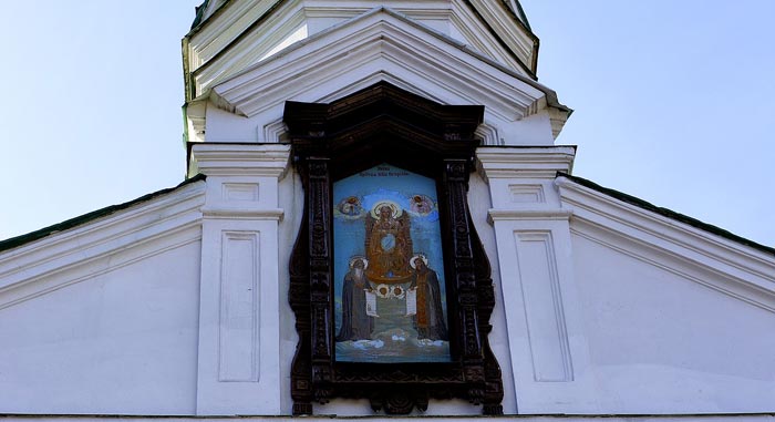 Западные ворота Печерского монастыря. Фрагмент. Западные ворота Печерского монастыря. Фрагмент.