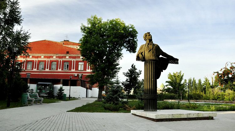 памятник пушкину.jpg