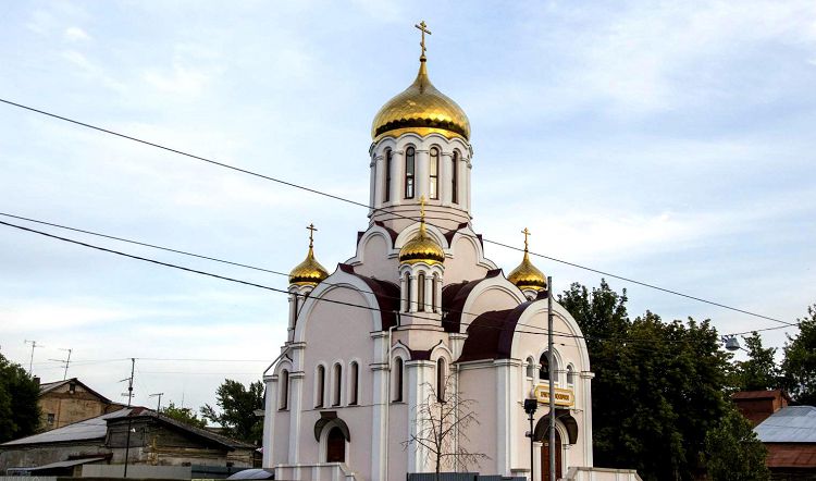 Храм Иконы Богоматери "Державная" находится в самом туристическом центре