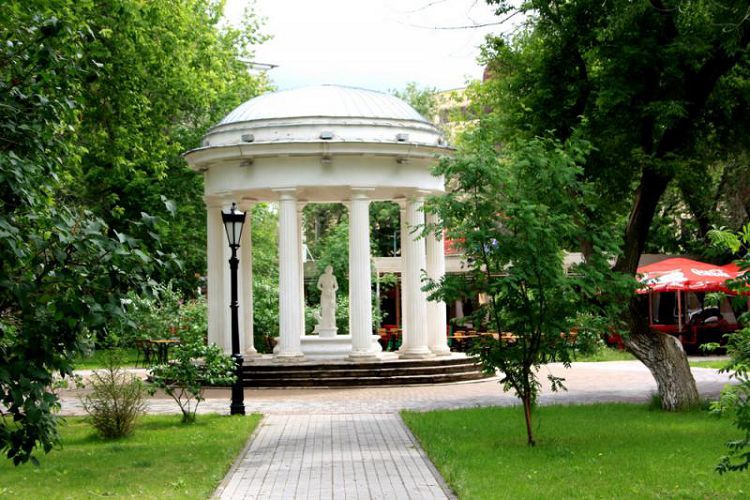 Ротонда в Ленинском сквере Ротонда в Ленинском сквере