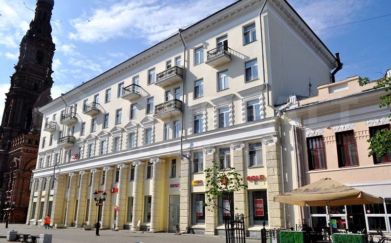 Архитектурные детали дома №76 вполне удачно вписываются в сложившийся ансамбль