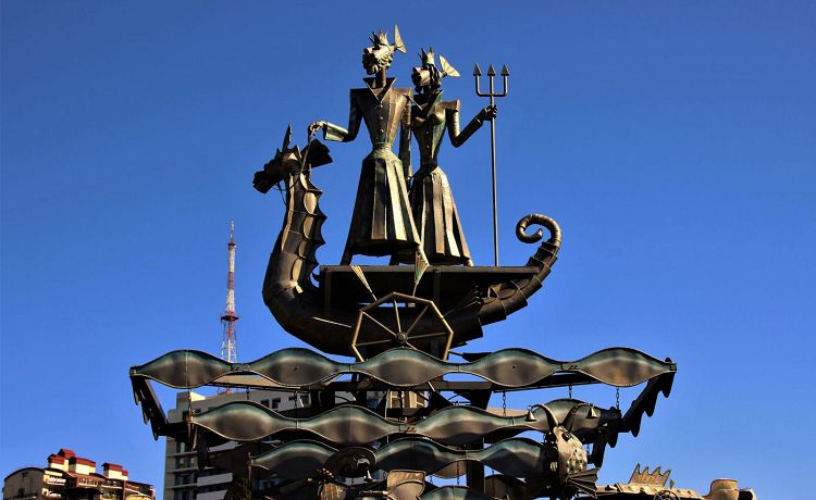 Скульптурная композиция "Морская прогулка" весьма оригинальна