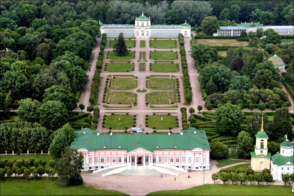 Усадьба Кусково - это не только архитектурные достопримечательности, но и прекрасный английски парк 