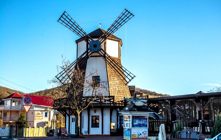 Музей Хлеба и вина легко найти по сооружению Мельницы, которая является его частью