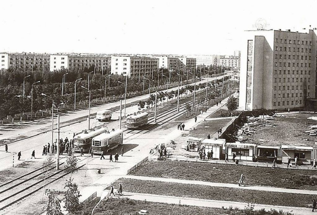 Проспект Строителей в 70-х годах