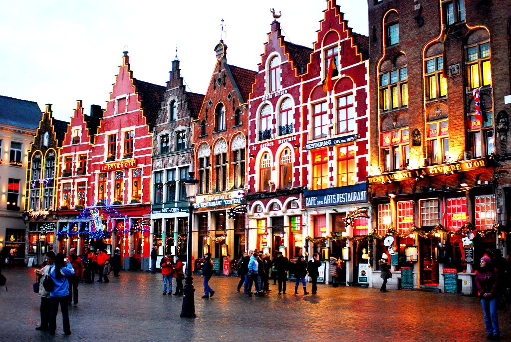 Набережная бельгийского городка Брюгге вдохновила Маркелова ее повторение  Набережная бельгийского городка Брюгге вдохновила Маркелова ее повторение