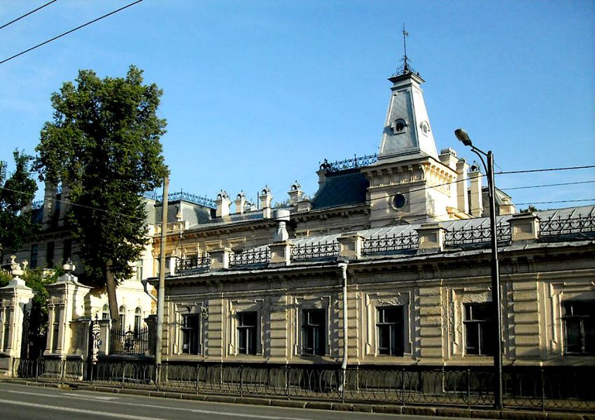 Музей ИЗО, выделившись из Городского музея, переехал в Особняк Сандецкого Музей ИЗО, выделившись из Городского музея, переехал в Особняк Сандецкого