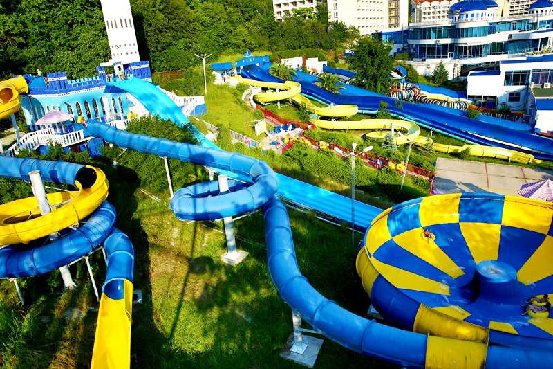 Водные аттракционы "АкваЛоо" весьма разнообразны