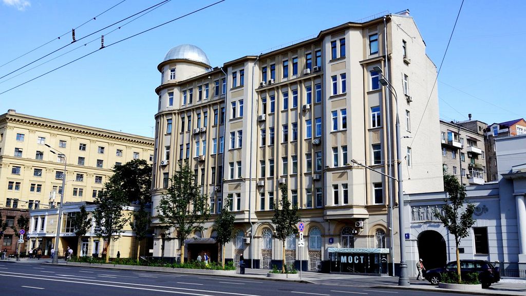 Дом № 6 строился как доходный в начале 20 столетия