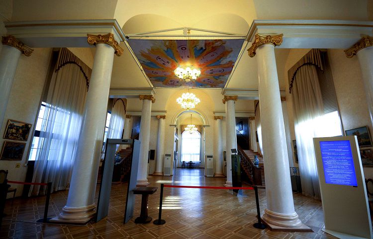 Интерьеры Сочинского Художественного музея очень красивы