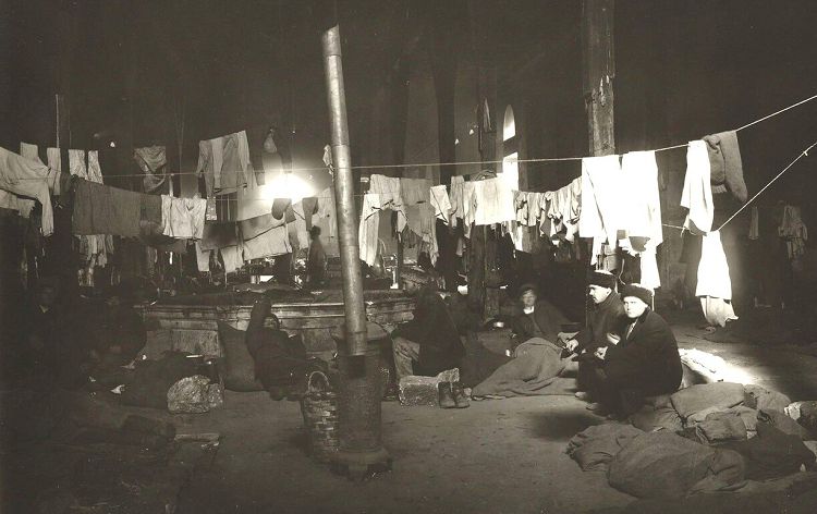 Многие русские эмигранты жили в полной нищете