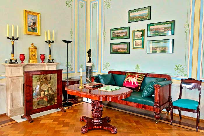 Кабинет императора в Ольгином павильоне Колонистского пруда