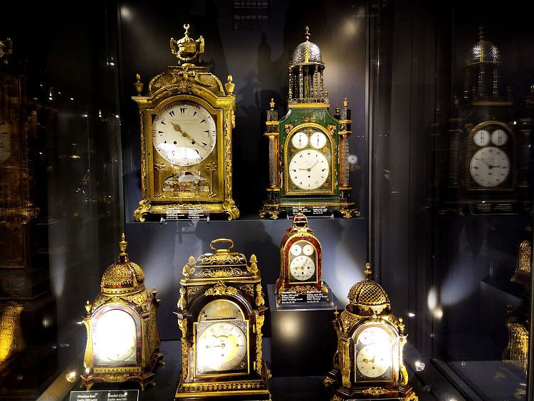 Коллекция часов Дворца Топкапы содержит очень интересные экспонаты