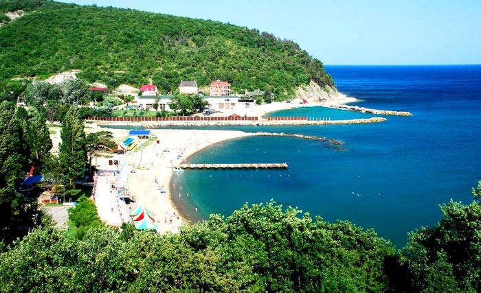 Голубая бухта - одно из красивейших мест Геленджика