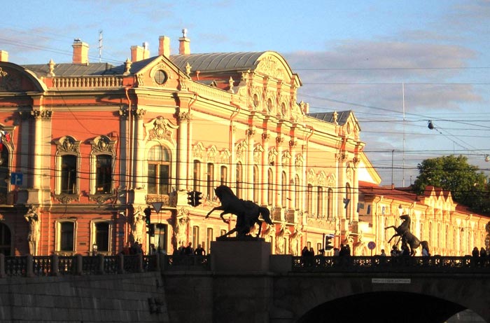 Аничков дворец и Аничков мост