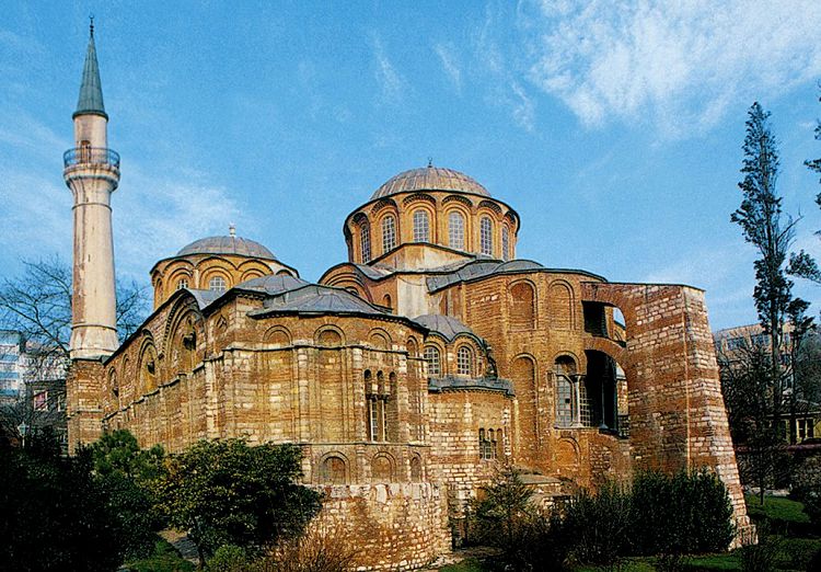 В Храме Христа Спасителя тоже сохранилась очень интересная мозаичная роспись