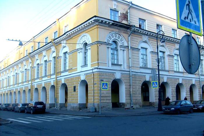 Новобиржевой Гостинный двор ценен как памятник архитектуры 19 века