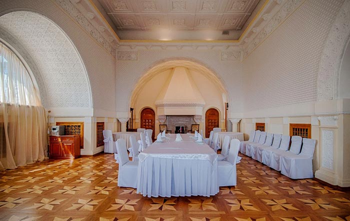 В интерьере Юсуповской Столовой Сталин давал обед Рузвельту и Черчиллю