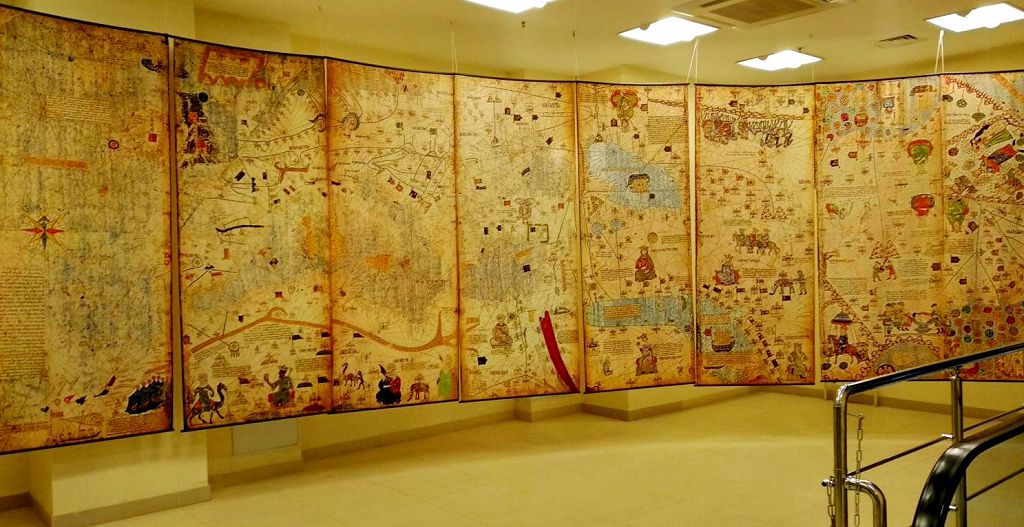 Наличие ярких карт позволяет понять политическое устройство древнего мира
