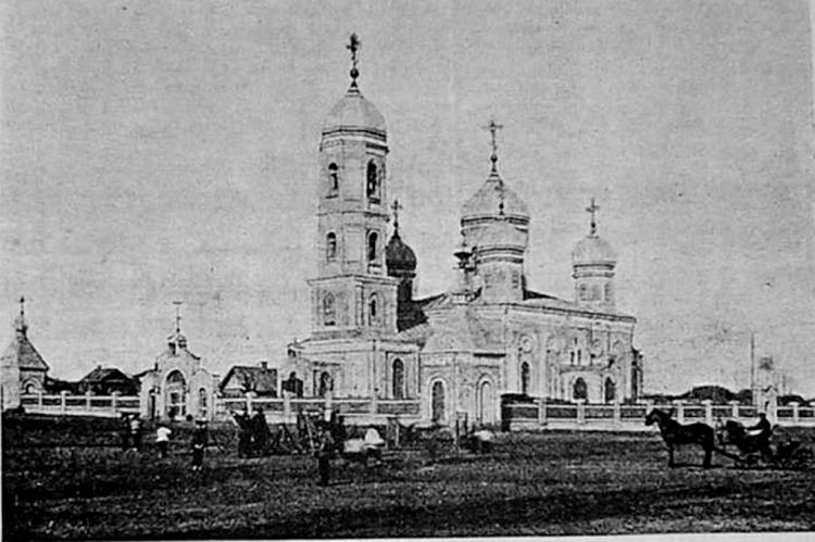 Ильинский храм возведенный в конце 19 века на Ильинской площади. Взорван в 1932 году