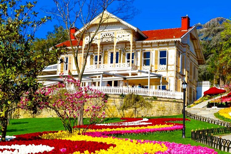 Парковые павильоны сохранились здесь с 19 столетия