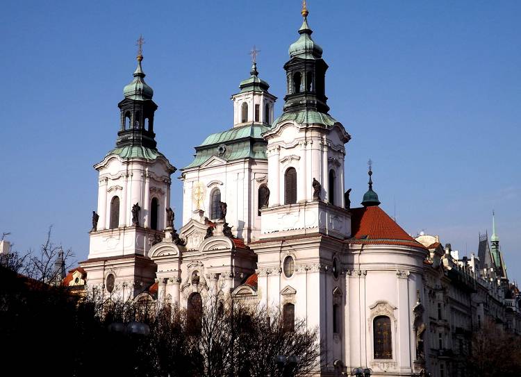 Храм Св.Николая на Староместской площади надо обязательно посетить