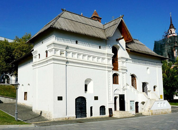 Английское представительство разместилось в палатах с большим комфортом