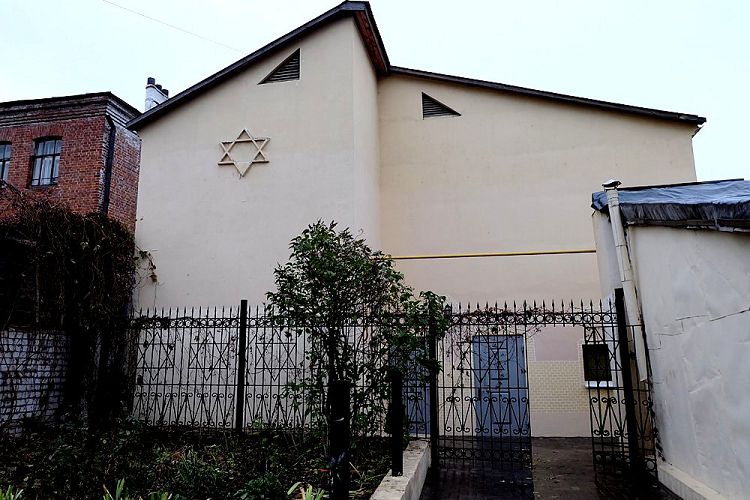 Здание Синагоги на Чапаевской можно узнать по шестиконечной звезде