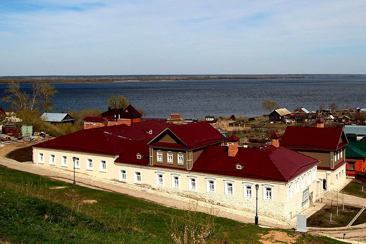 Мимо Дом П.Т.Тимофеева проходят практически все туристы