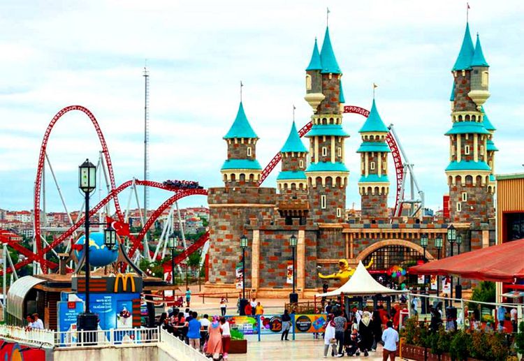 Парк развлечений Виаленд - это отличное место для семейного отдыха