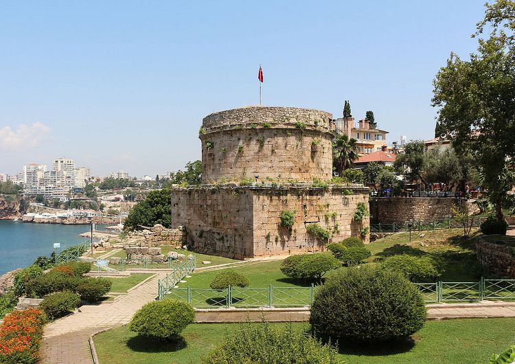 Башня Хыдырлык - символ Анталии