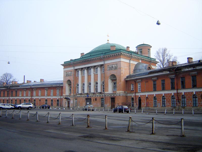 Конюшенный двор на Набережной Мойки в Петербурге