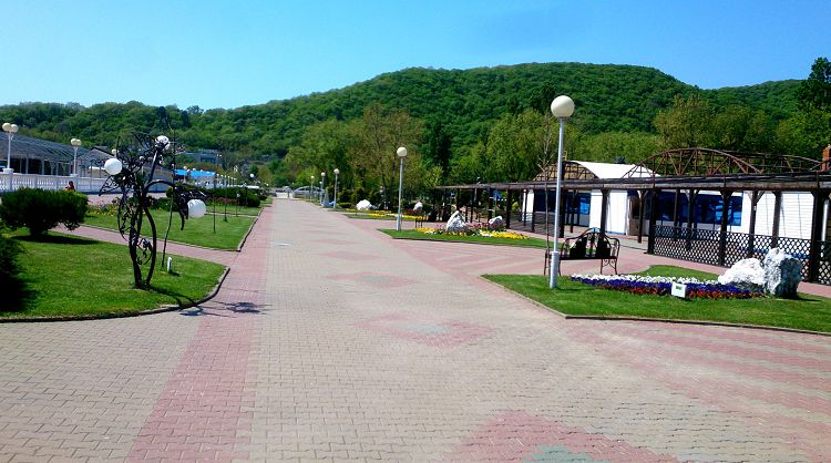 Набережная Архиповки - настоящая курортная зона отдыха