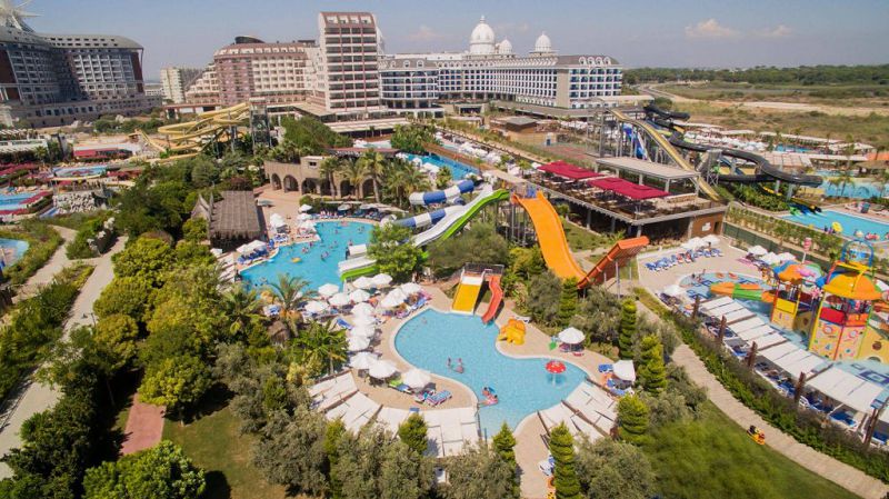 Все многообразие водных горок отеля Saturn Palace Resort