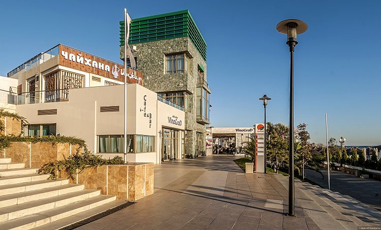 На территорию молла можно просто зайти перекусить